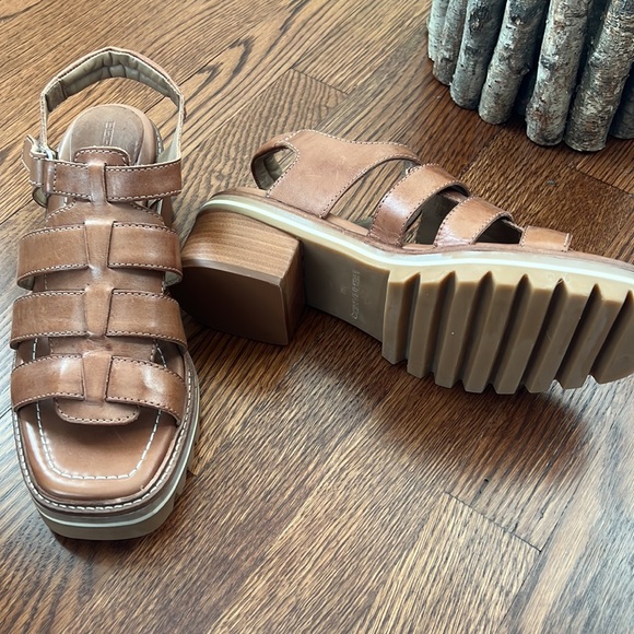 Never Been Worn Bernardo Fisherman Sandals - Picture 3 of 6